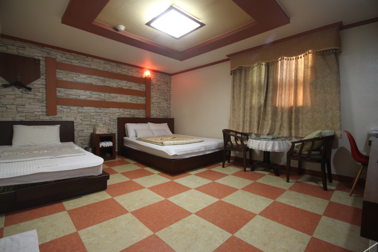 Bedroom 5, Changnyeong Namji Love Holic, Changnyeong