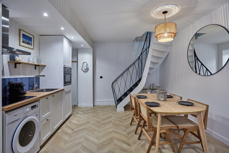 Others 5, Charming & Modern Duplex Apartment Center of Paris, Paris