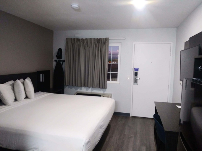 Bedroom 2, Studio 6 West Sacramento, CA, Yolo