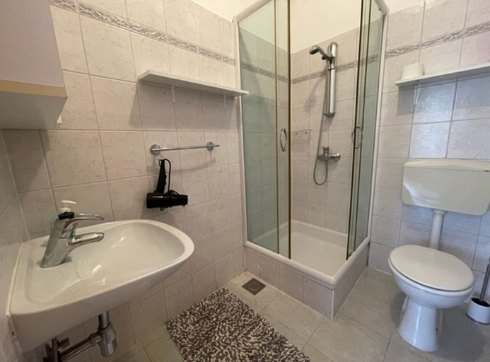 Bathroom 2, Appealing Apartment With Garden, Poreč