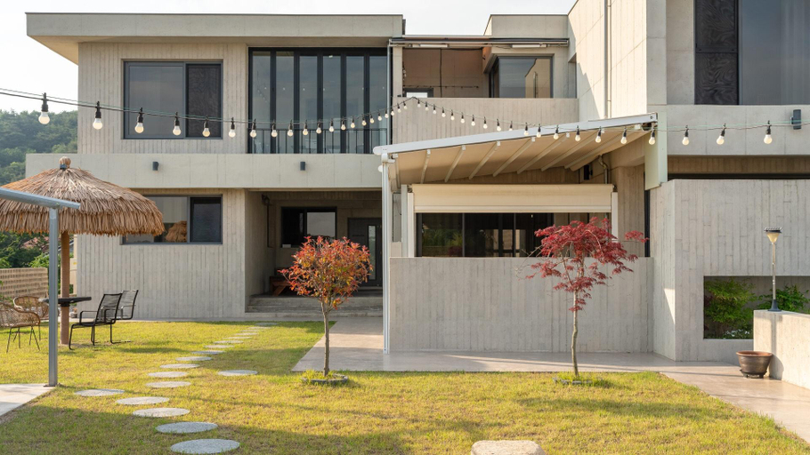 Exterior & Views 1, Gyeongju EL Poolvilla Pension, Gyeongju