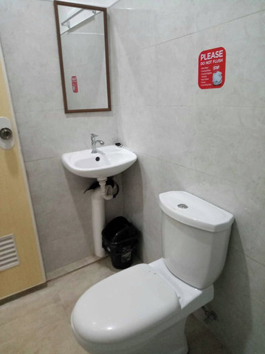 Bathroom 3, Zosimo's Inn, Lazi