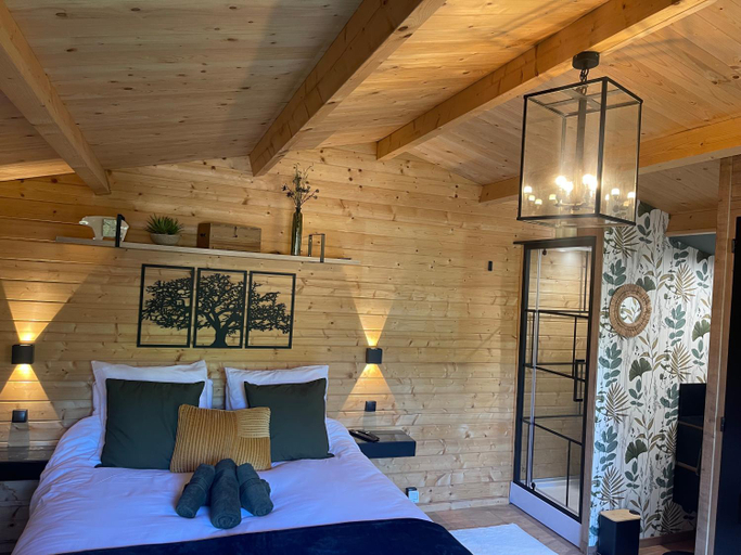 Others 3, Magnifique Chalet avec jacuzzi 2P Mougins, Alpes-Maritimes