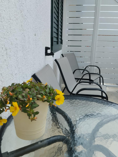 Others 5, More, Vodice