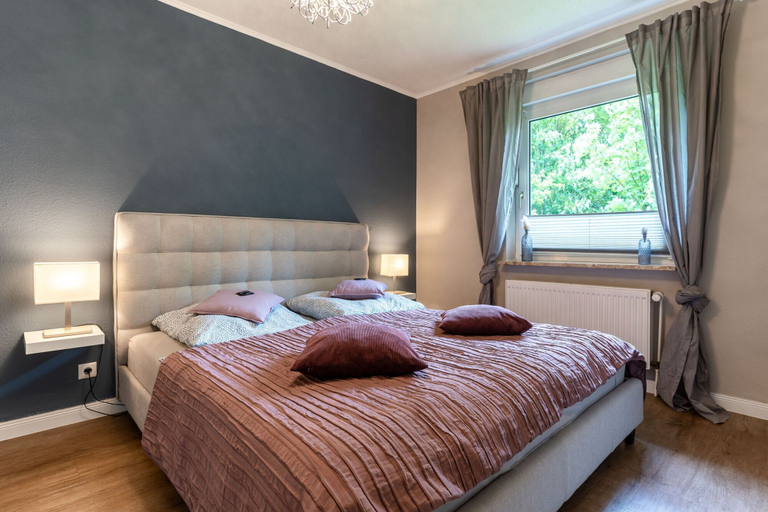 Room 2, Apartment in Busum Near Perlebucht Lagoon, Dithmarschen