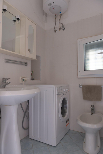Bathroom 5, Country House in Puglia With Pool & Pizza Oven, Brindisi