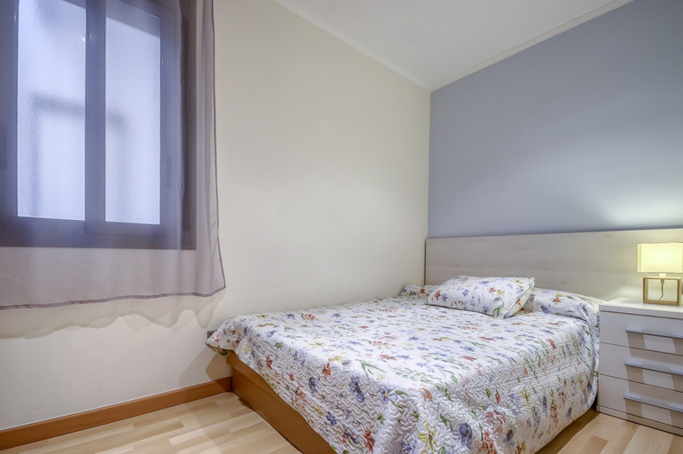Room 3, Apartment in Roses by the Beach, Girona