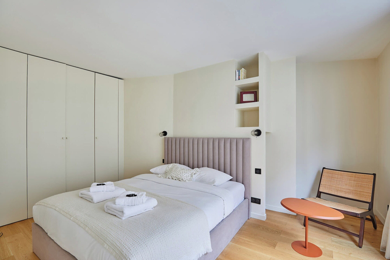 Room 4, Superb Apartement Tour Eiffel Invalides, Paris
