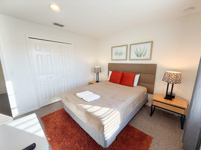 Room 4, Upstay Spacious 3BR Home w Resort Access, Osceola