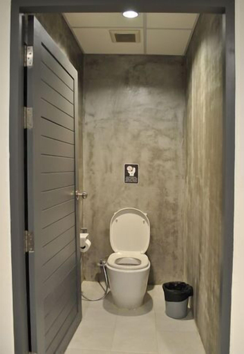 Bathroom 3, My Hostel Ratchada, Chatuchak