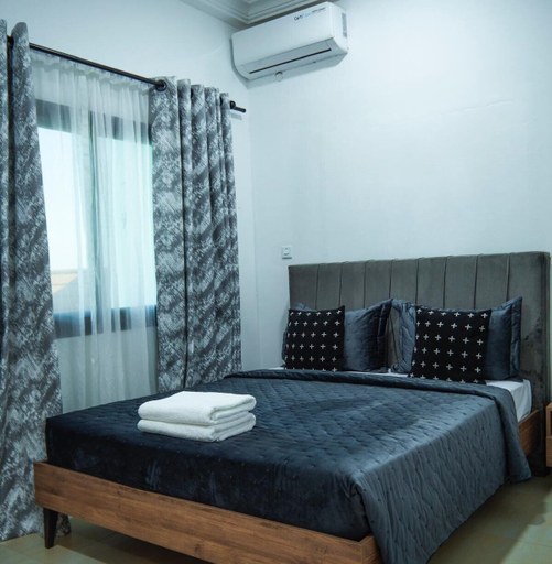 Bedroom, Janneya, Kombo Saint Mary