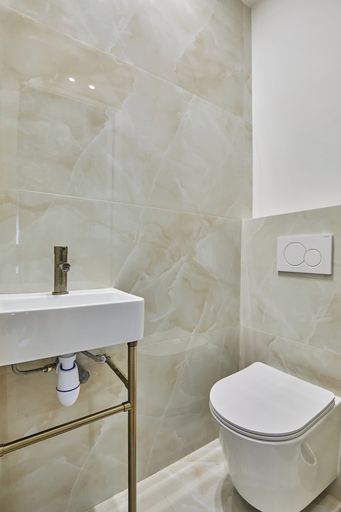 Others 4, Two-bedroom Flat in Central Paris, Paris