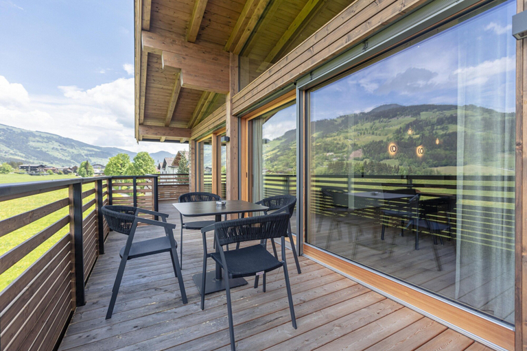 Outdoor dining 2, Apartment in Tyrol Near ski Area, Kitzbühel