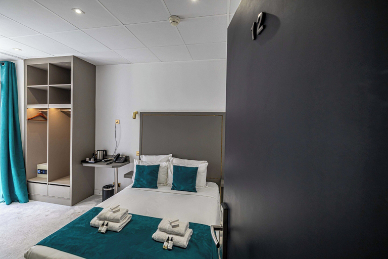 Room 2, Deluxe Bedroom With Balcony in Cannes Palais, Alpes-Maritimes