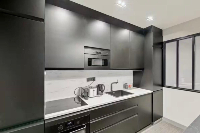 Private kitchen 2, Elegant Flat - 2br-6p, Paris