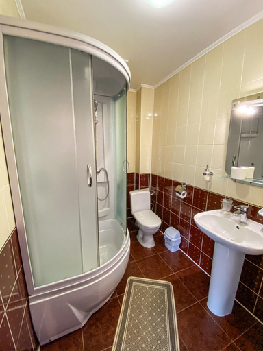 Bathroom 4, Pyate Koleso, Rakhivs'kyi