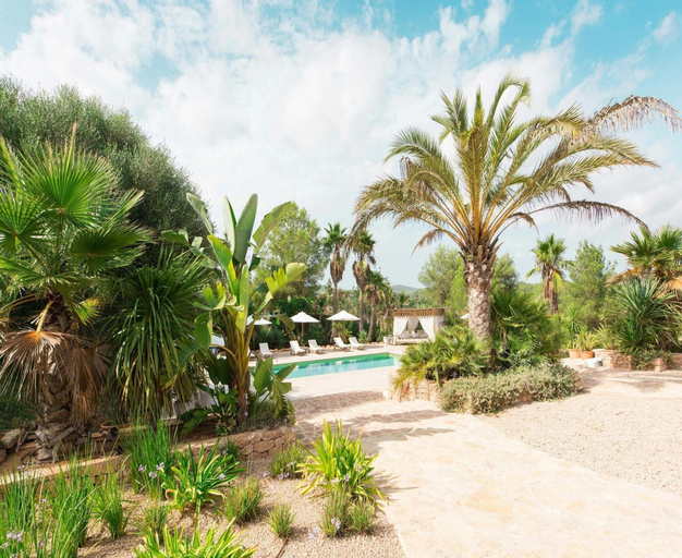 Garden 5, Holiday Home With Wooden-beamed Patio, Baleares