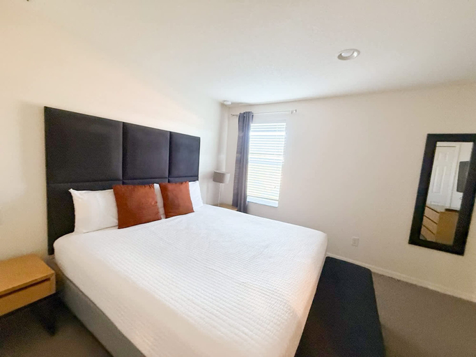 Room 3, Upstay Spacious 3BR Home w Resort Access, Osceola