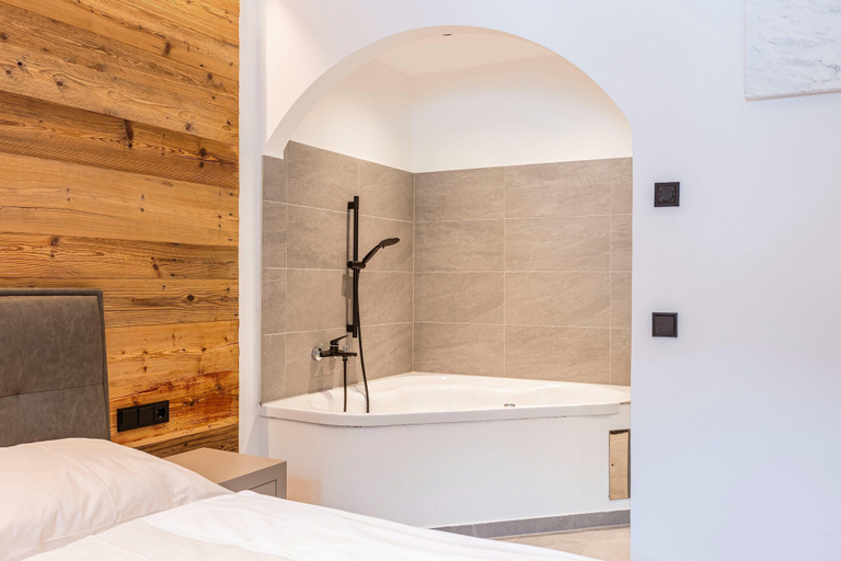 Bathroom 5, Modern Suite Directly on the ski Slope, Zell am See