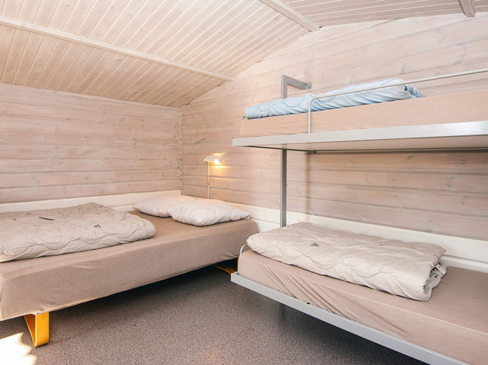 Room 3, Cozy Cabin in Camping Resort, Aabenraa