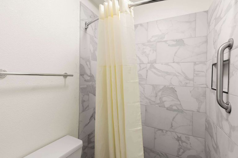 Bathroom 4, Clarion Pointe Kennesaw Town Center, Cobb