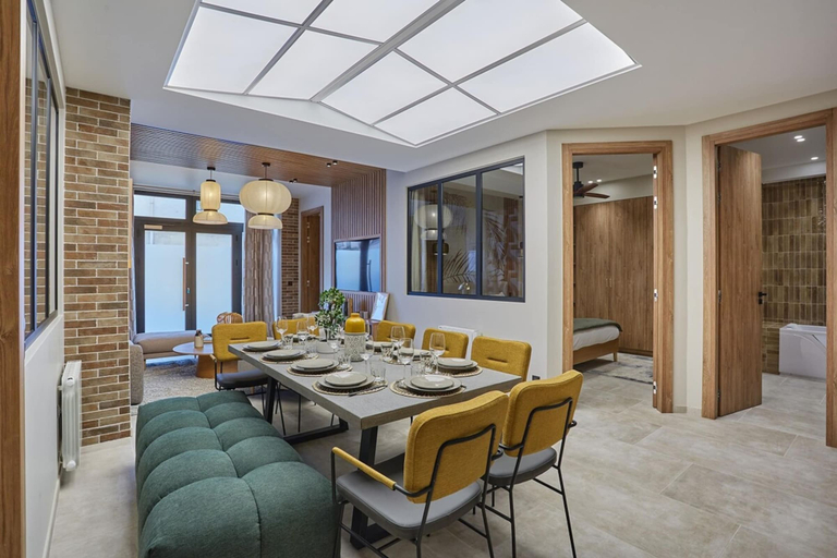 Dining 3, Exceptional Apartment Near Montmartre 10 People, Paris