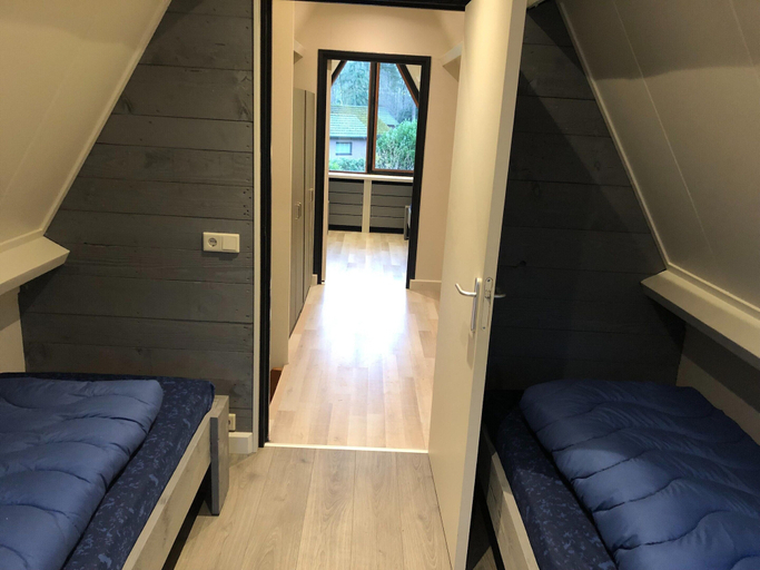Room 5, Bungalow in Limburg Near Nature Reserves, Weert