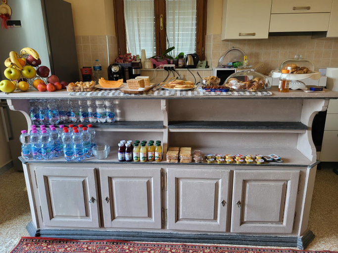Food & Drinks 4, BnB Villa Melany vicino Centro, Lucca