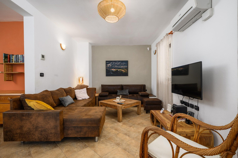 Living area 5, Lovely Villa Near the Beach, Višnjan