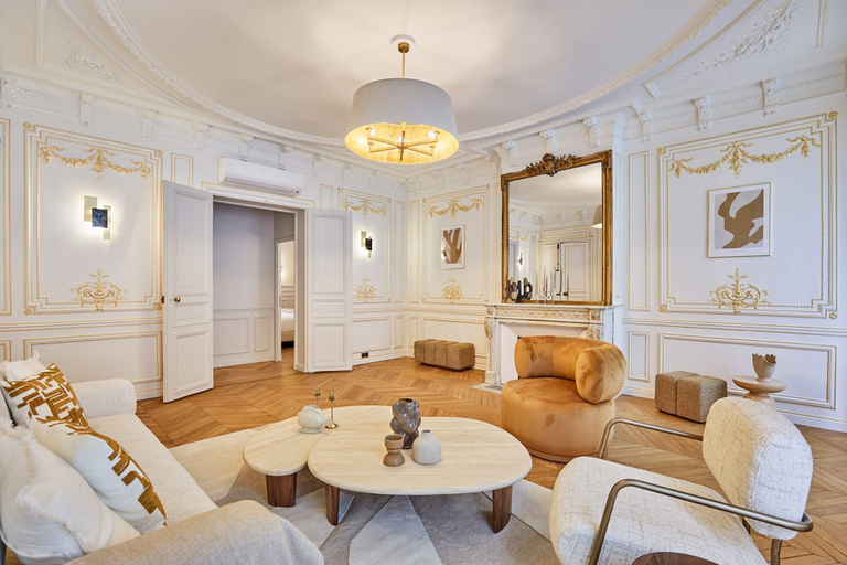 Living area 3, Amazing apartment - Saint Germain des Pres, Paris