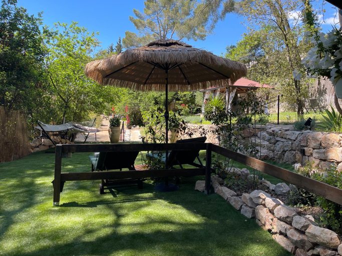 Others 5, Magnifique Chalet avec jacuzzi 2P Mougins, Alpes-Maritimes