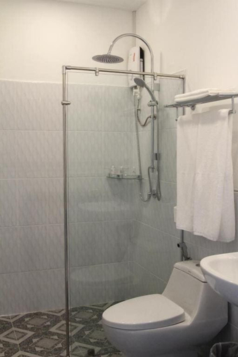 Bathroom 4, ESC Park Hotel, Khlong Luang
