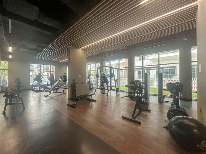 Room 5, Perfect Studio in JVC With Pool and gym, Dubai