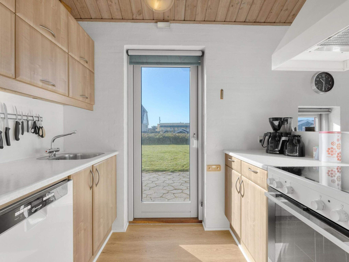 Others 4, 5 Star Holiday Home in Lokken, Hjørring