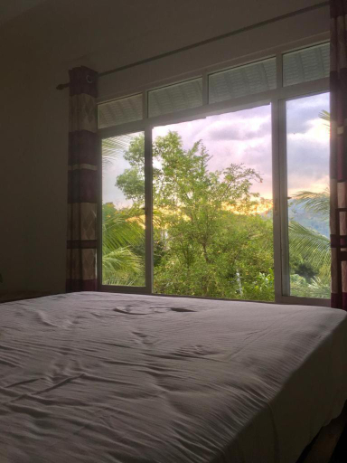 Others 4, Misty View Inn, Ella