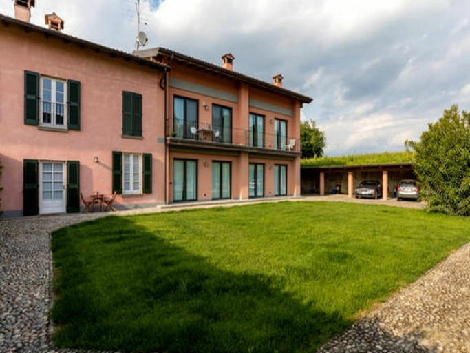 Exterior 4, Apartment in Iseo With Pool, Brescia