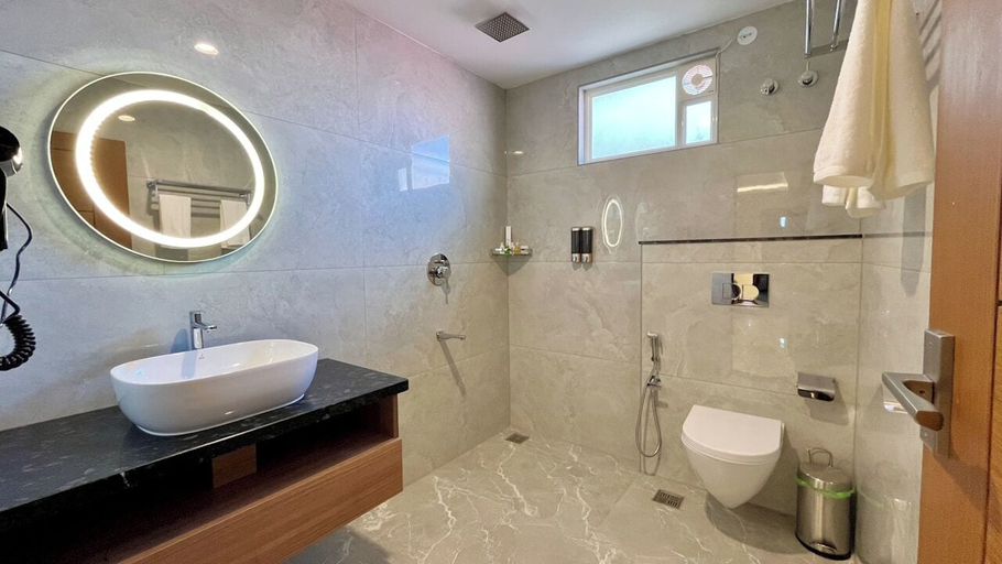 Bathroom 7