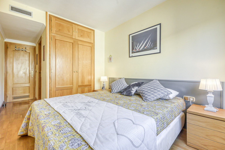 Room 2, Apartment in Roses Near Playa de Roses Beach, Girona
