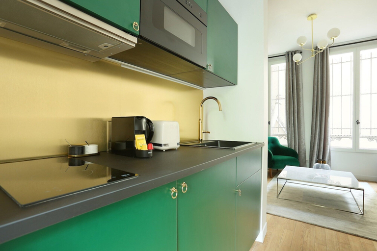 Private kitchen 4, Charming Apartment District Beaubourg Le Marais, Paris