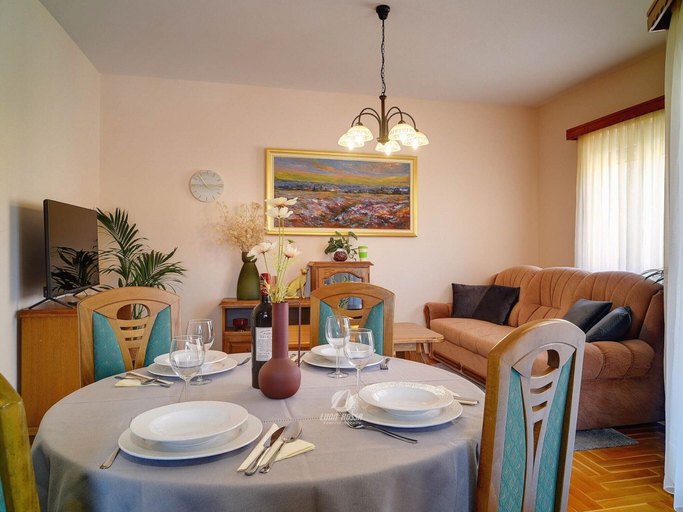 Dining, Apartment in Medulin Near Beach, Medulin