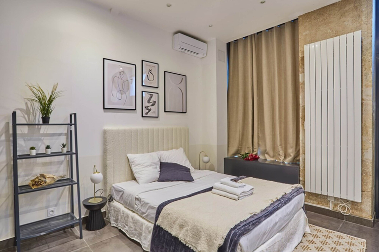 Room 4, Charming studio Center of Paris Montmartre, Paris