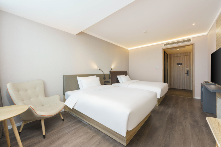 Bedroom 2, HanTing Hotel (Donggang Huanghai Dashichang), Dandong