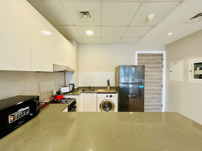 Room 4, Stylish 1BR in JVC w Pool 6 Mins to Circle Mall, Dubai