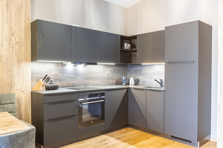 Private kitchen 5, Charming Apartment 850 m From ski Area, Schwaz