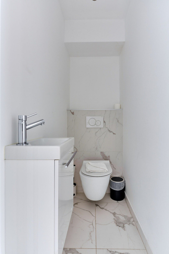 Bathroom 5, Superb apartment Porte Maillot / Arc de Triomphe, Paris