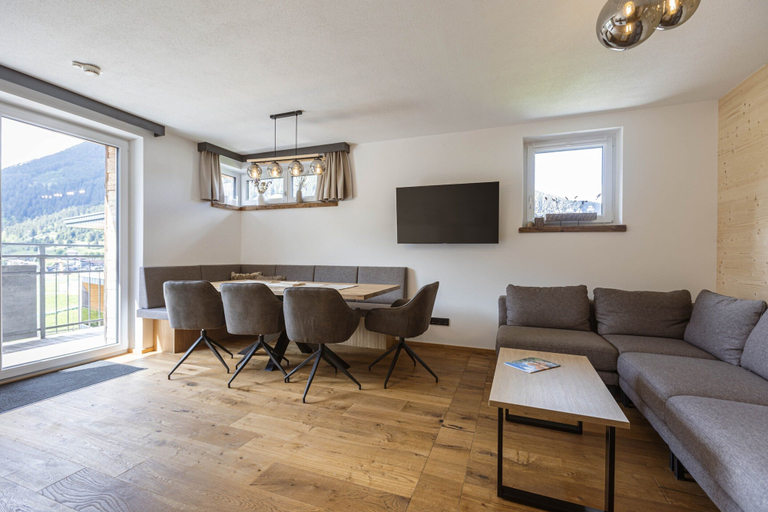 Living area, Amazing Apartment in Tyrol With Sauna, Reutte