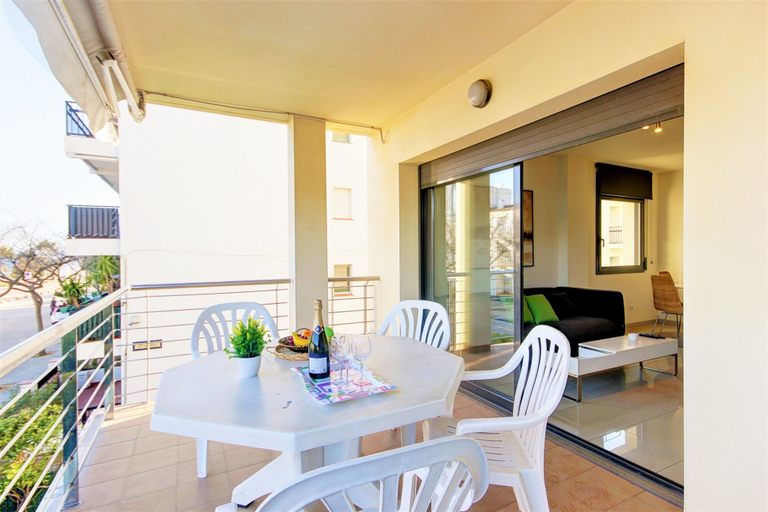 Others 4, Apartment in Roses With Beachfront Views, Girona