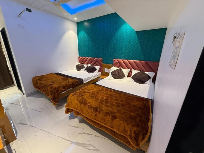 Others 5, Hotel Madhuban, Aurangabad