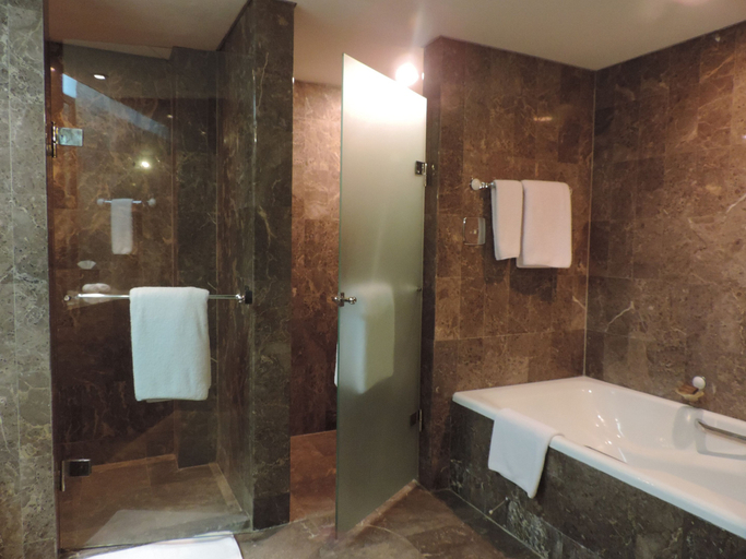 Bathroom 5, Aryaduta Menteng, Central Jakarta
