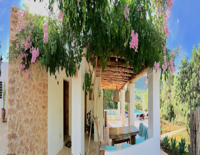 Balcony 3, Villa With Private Pool, Barcelona